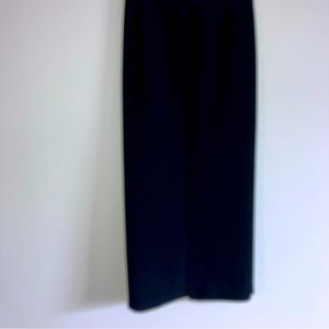 Ewear 100 percent Wool skirt in Black. Vintage made in Hong Kong. Size 3X.